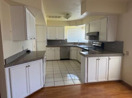 9497 Sara St, Elk Grove, CA 95624 Photo
