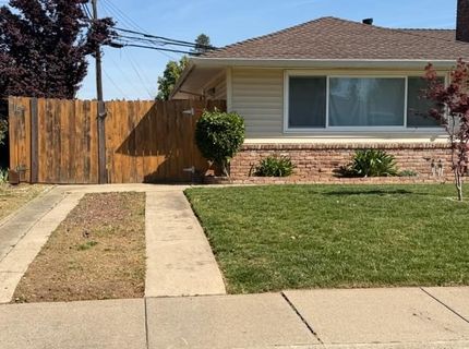 9497 Sara St, Elk Grove, CA 95624 Photo