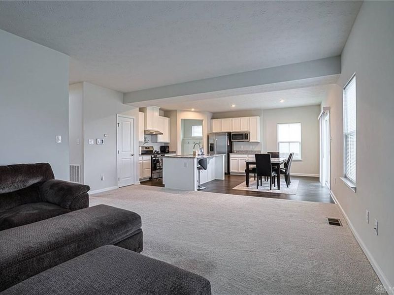 320 Chevington Chase, Tipp City, OH 45371 Photo 10