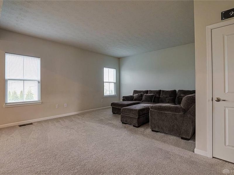 320 Chevington Chase, Tipp City, OH 45371 Photo 7