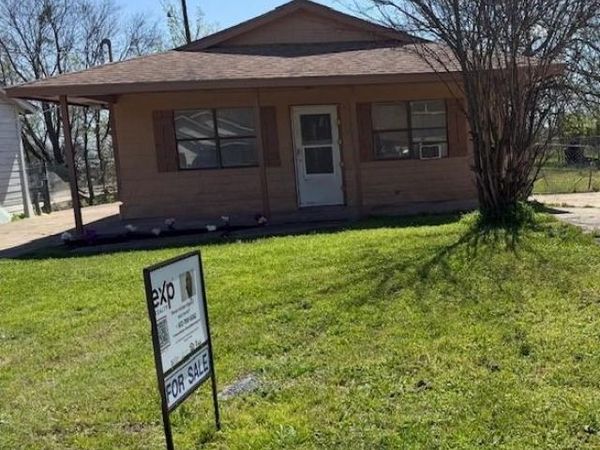 1605 E 10th Avenue, Corsicana, TX 75110