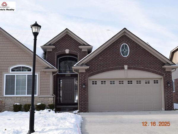 30295 Berghway Trail, Warren, MI 48092