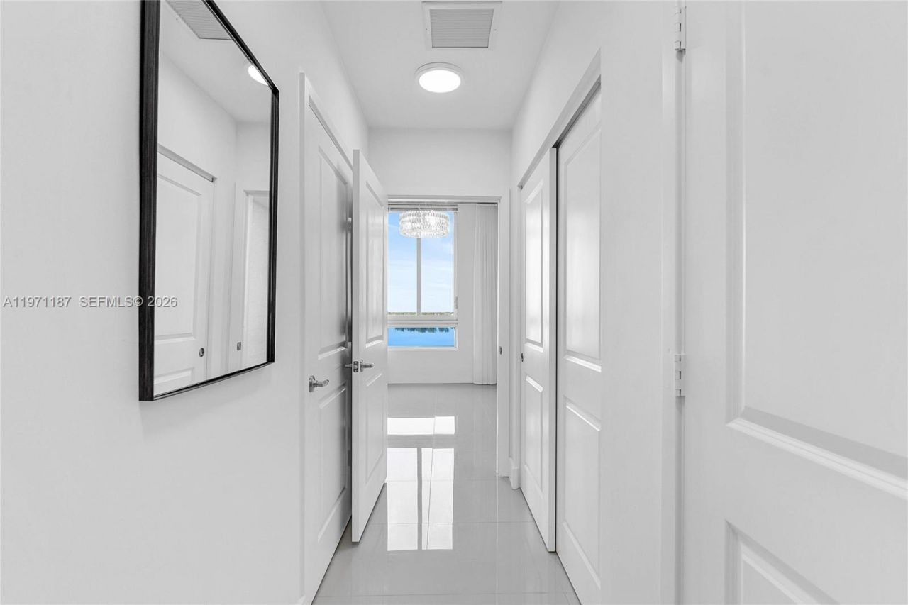 300 S Australian Ave, Unit 812, West Palm Beach, FL 33401 Photo