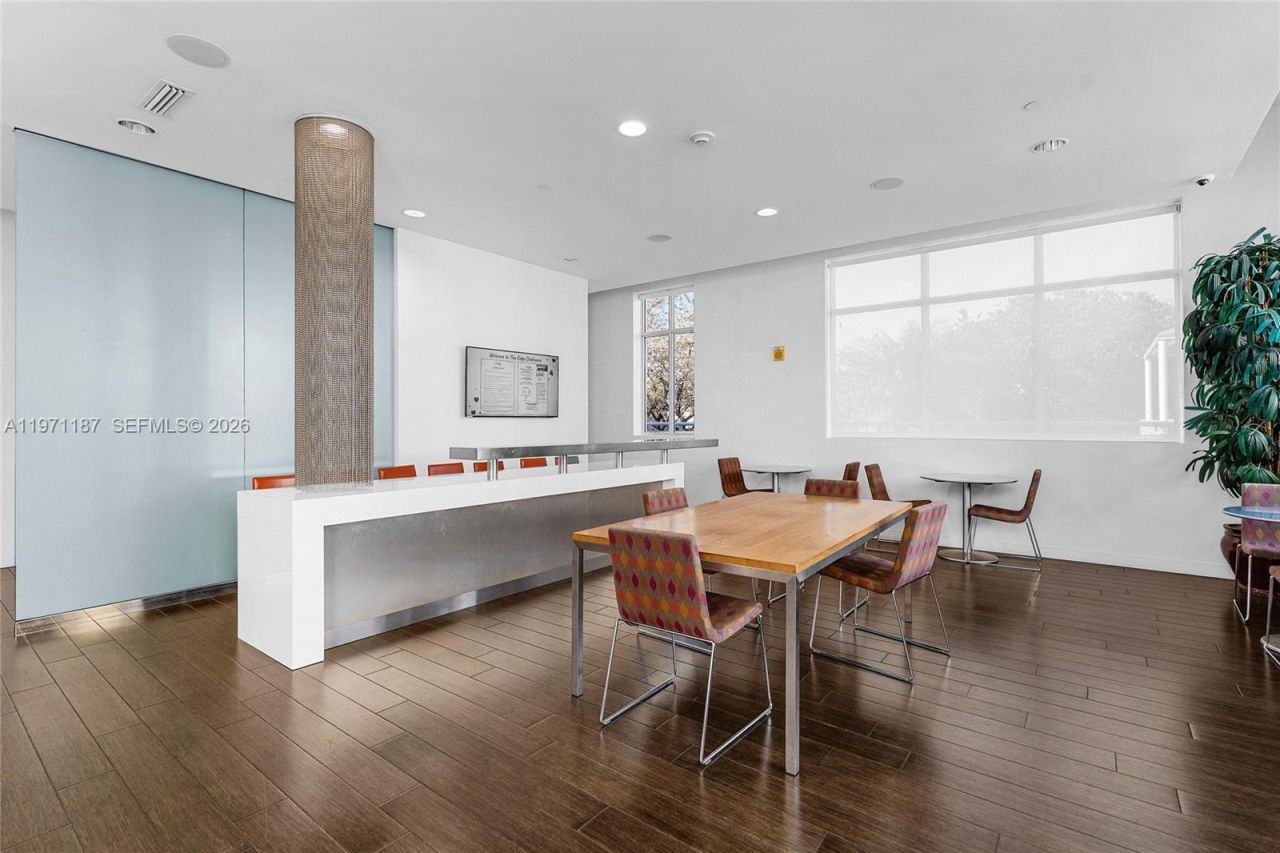 300 S Australian Ave, Unit 812, West Palm Beach, FL 33401 Photo