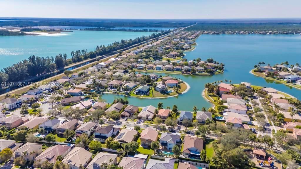 5321 SW 184th Way, Miramar, FL 33029 Photo