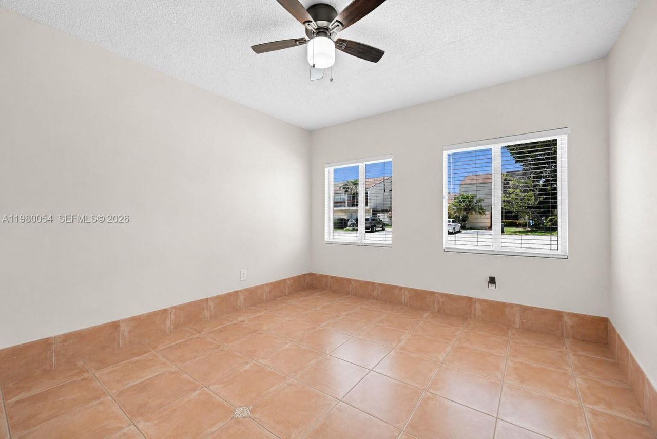9133 Fontainebleau Blvd, Unit 5, Miami, FL 33172 Photo