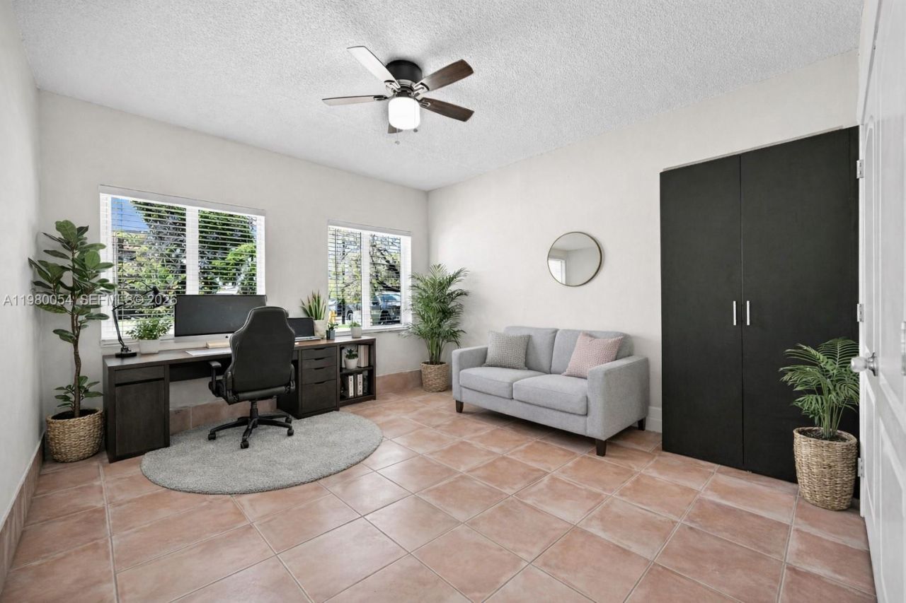 9133 Fontainebleau Blvd , Unit 5, Miami, FL 33172 Photo