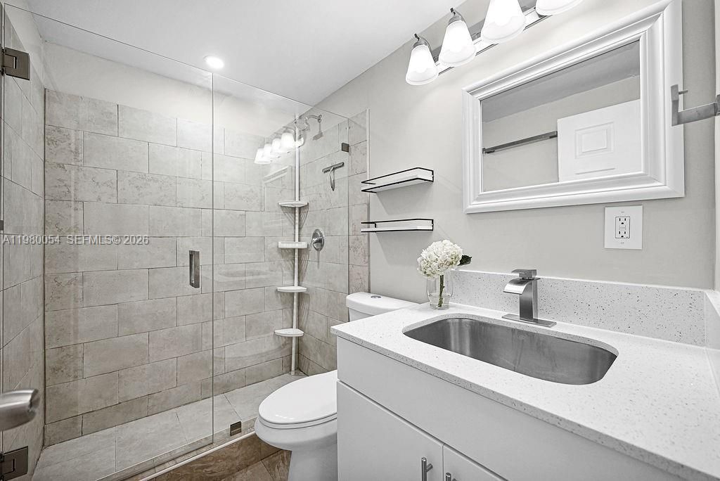 9133 Fontainebleau Blvd , Unit 5, Miami, FL 33172 Photo