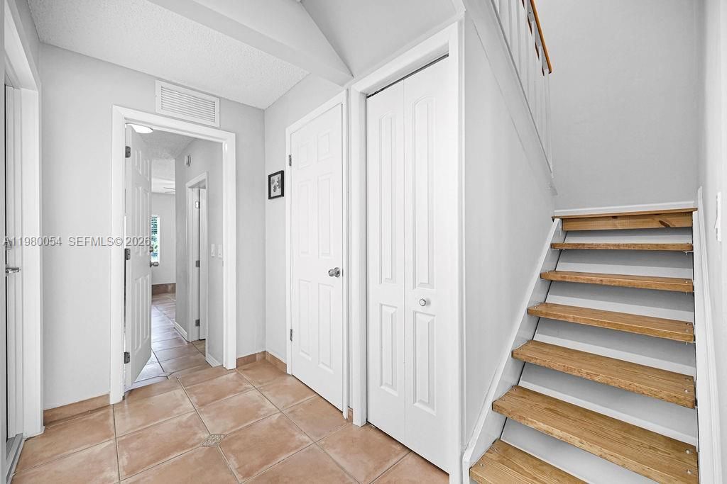 9133 Fontainebleau Blvd , Unit 5, Miami, FL 33172 Photo