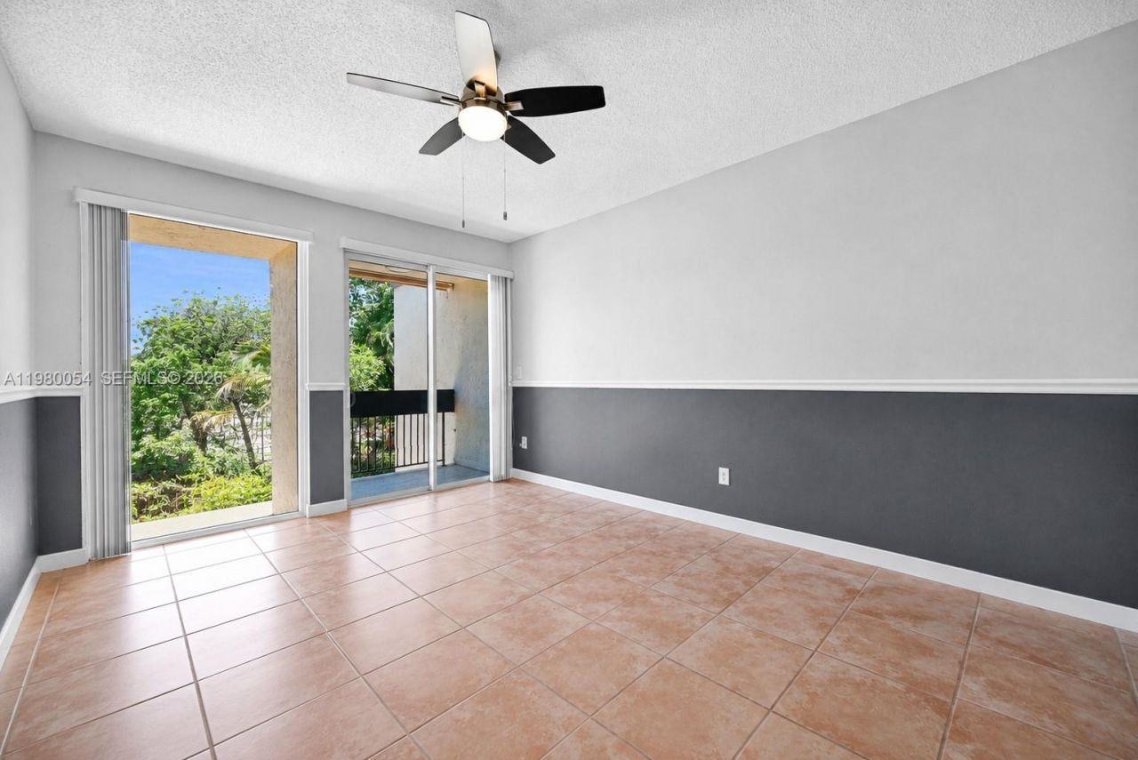 9133 Fontainebleau Blvd, Unit 5, Miami, FL 33172 Photo