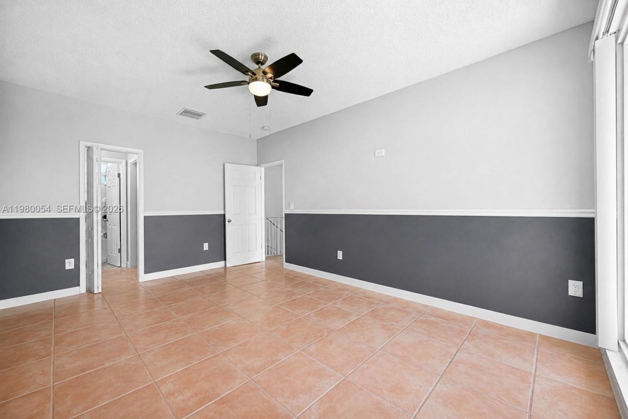 9133 Fontainebleau Blvd, Unit 5, Miami, FL 33172 Photo