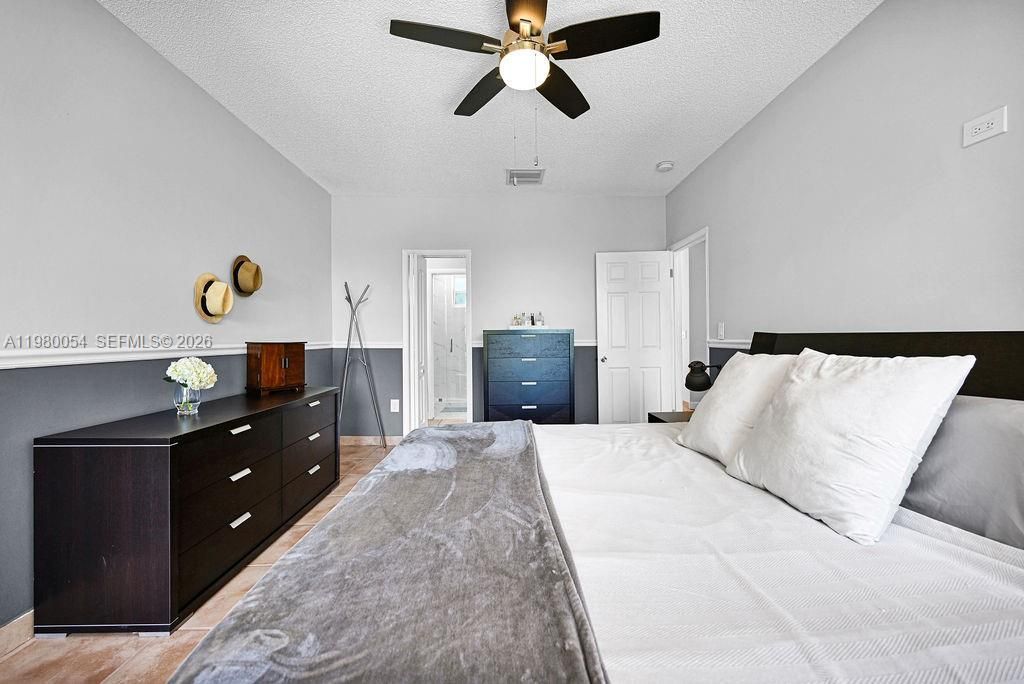 9133 Fontainebleau Blvd , Unit 5, Miami, FL 33172 Photo