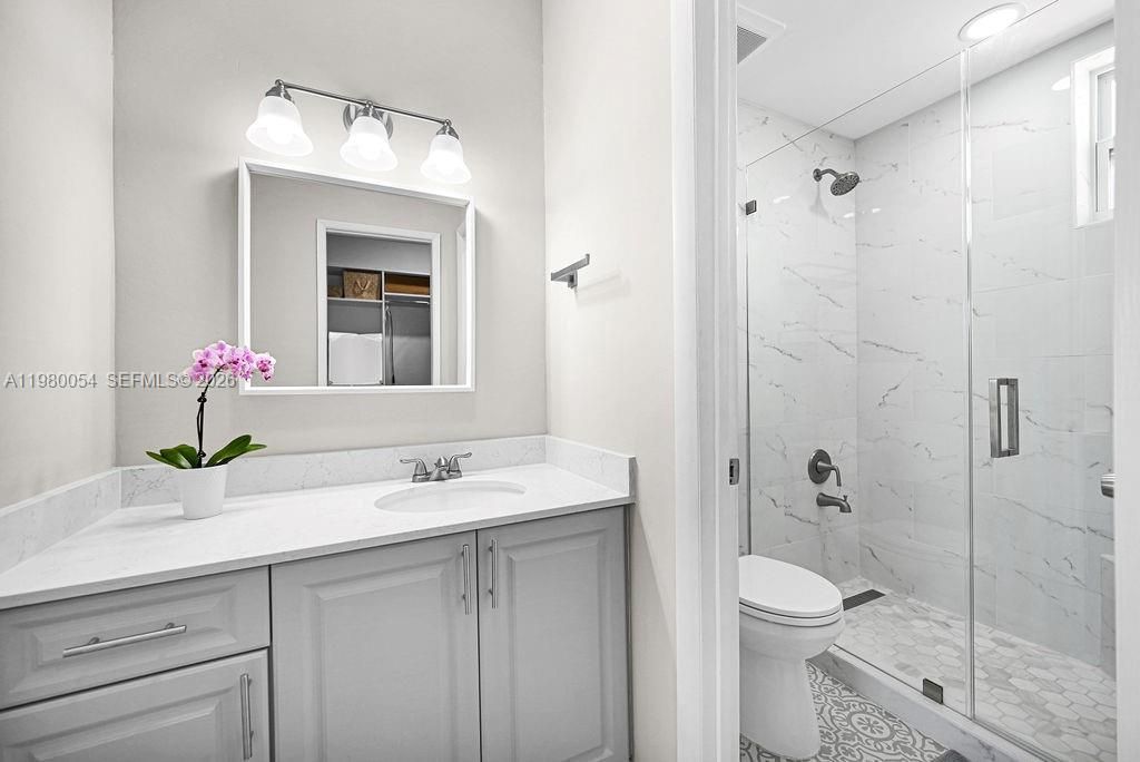 9133 Fontainebleau Blvd , Unit 5, Miami, FL 33172 Photo