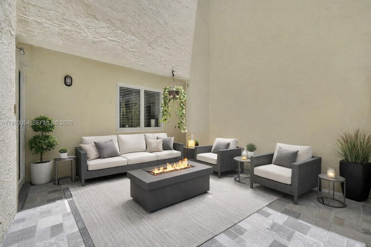 9133 Fontainebleau Blvd , Unit 5, Miami, FL 33172 Photo