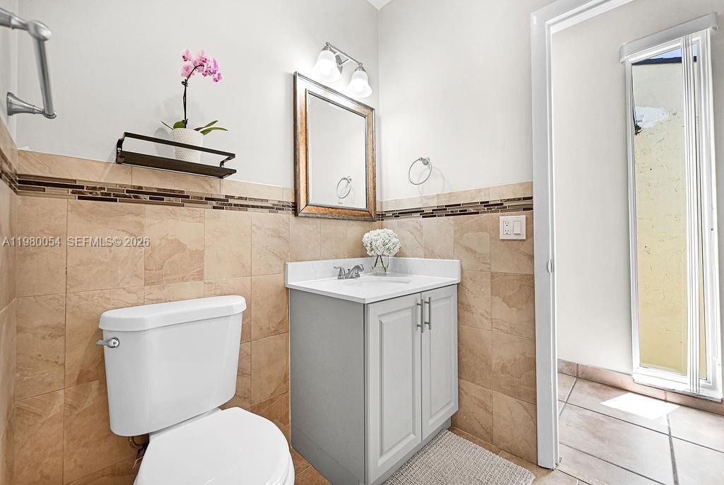 9133 Fontainebleau Blvd , Unit 5, Miami, FL 33172 Photo