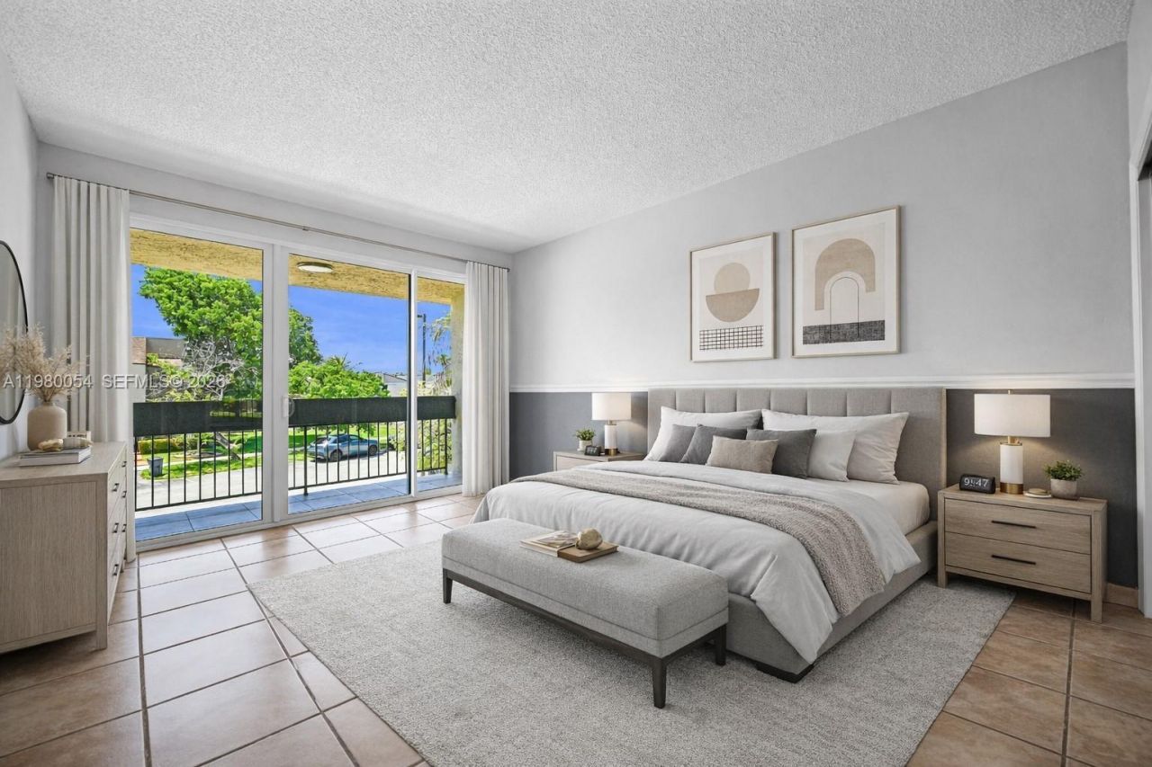 9133 Fontainebleau Blvd , Unit 5, Miami, FL 33172 Photo