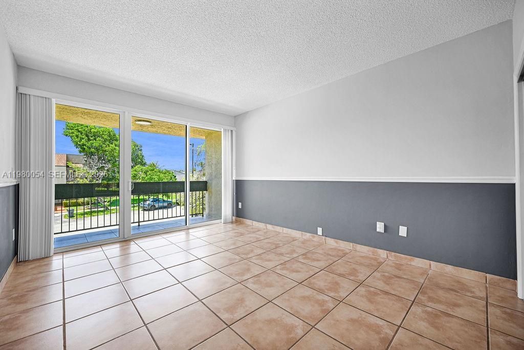 9133 Fontainebleau Blvd , Unit 5, Miami, FL 33172 Photo