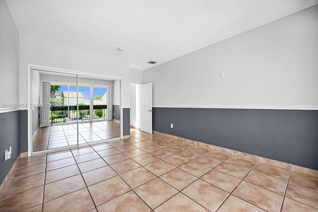 9133 Fontainebleau Blvd , Unit 5, Miami, FL 33172 Photo