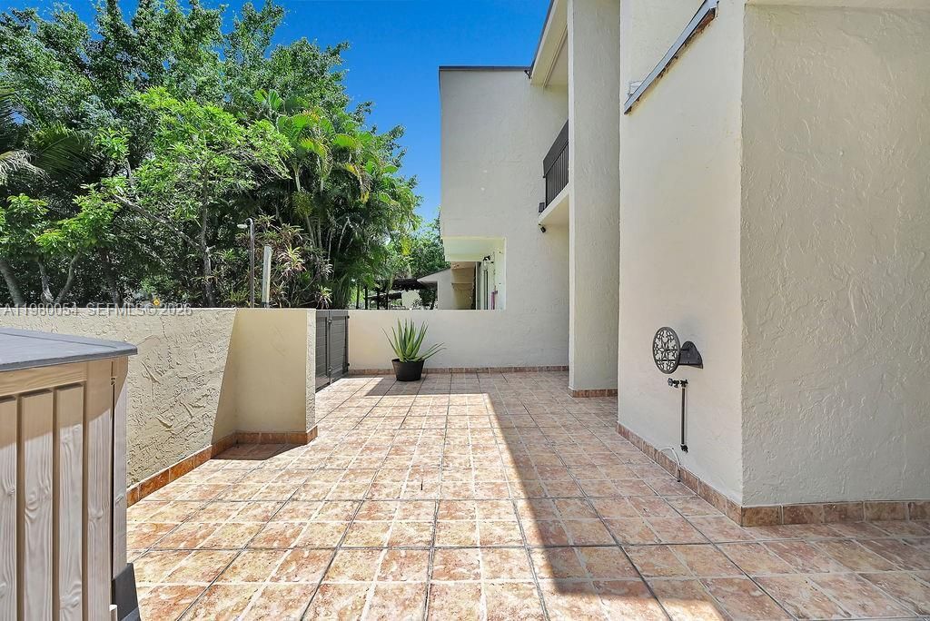 9133 Fontainebleau Blvd , Unit 5, Miami, FL 33172 Photo