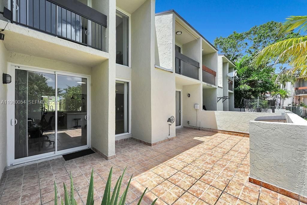 9133 Fontainebleau Blvd , Unit 5, Miami, FL 33172 Photo