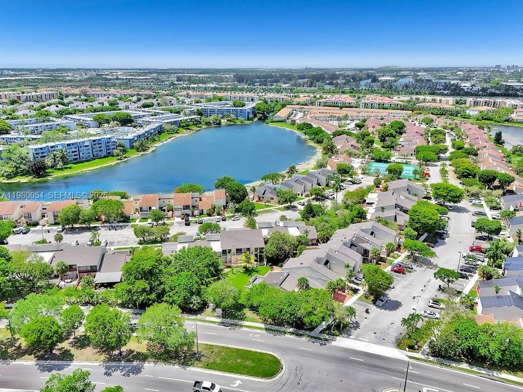 9133 Fontainebleau Blvd , Unit 5, Miami, FL 33172 Photo