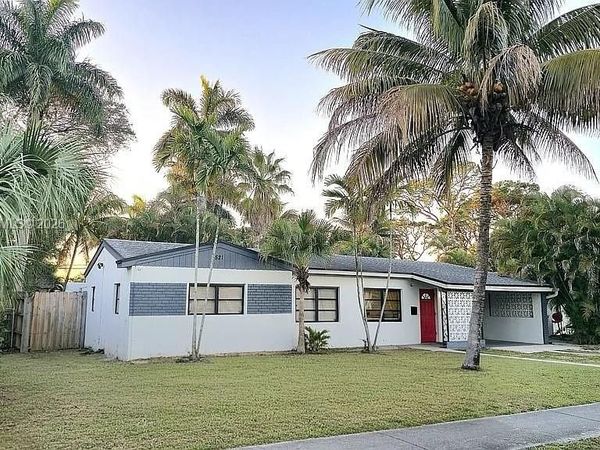521 E Evanston Cir, Fort Lauderdale, FL 33312
