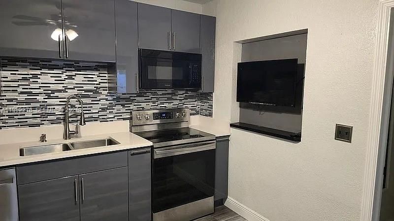 521 E Evanston Cir, Fort Lauderdale, FL 33312 Photo