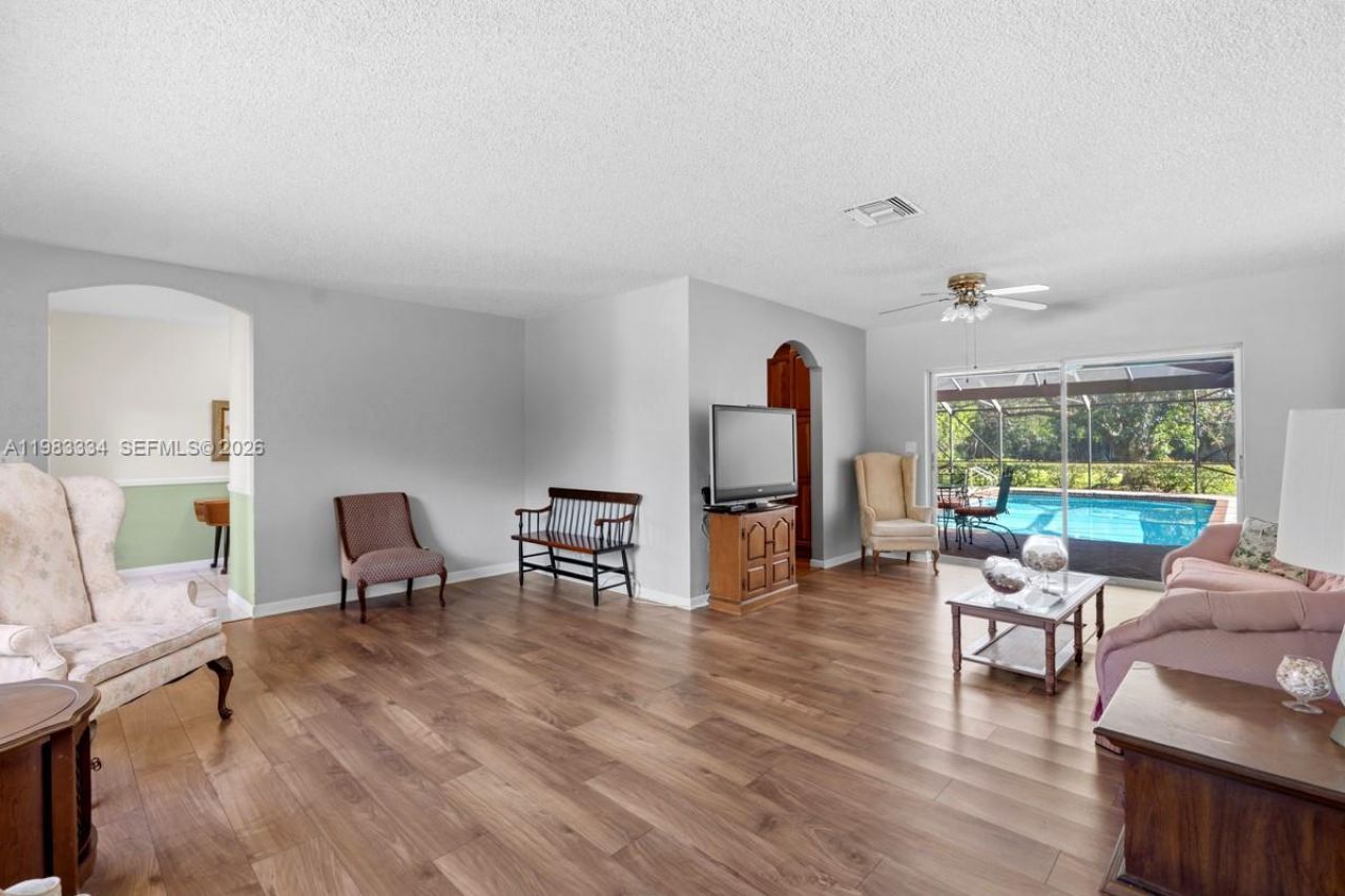 10930 SW 27th Ct , Davie, FL 33328 Photo