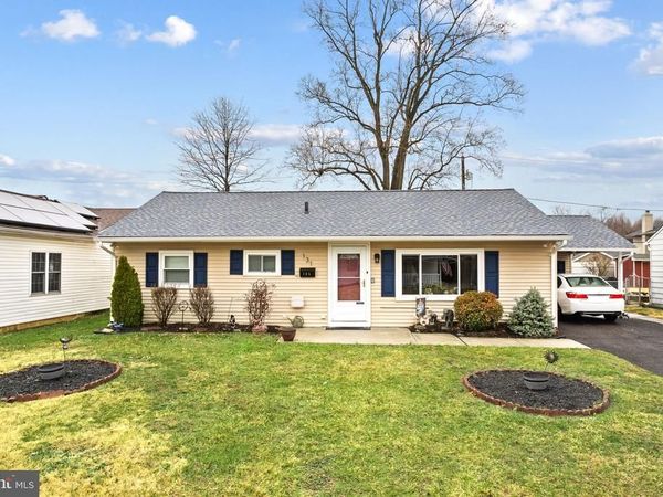 131 LEBBIE LANE , FAIRLESS HILLS, PA 19030