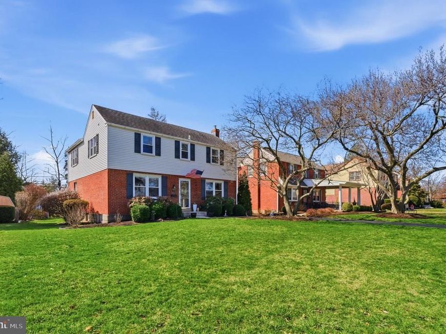 402 Twin Oaks Drive , Havertown, PA 19083 Main Photo