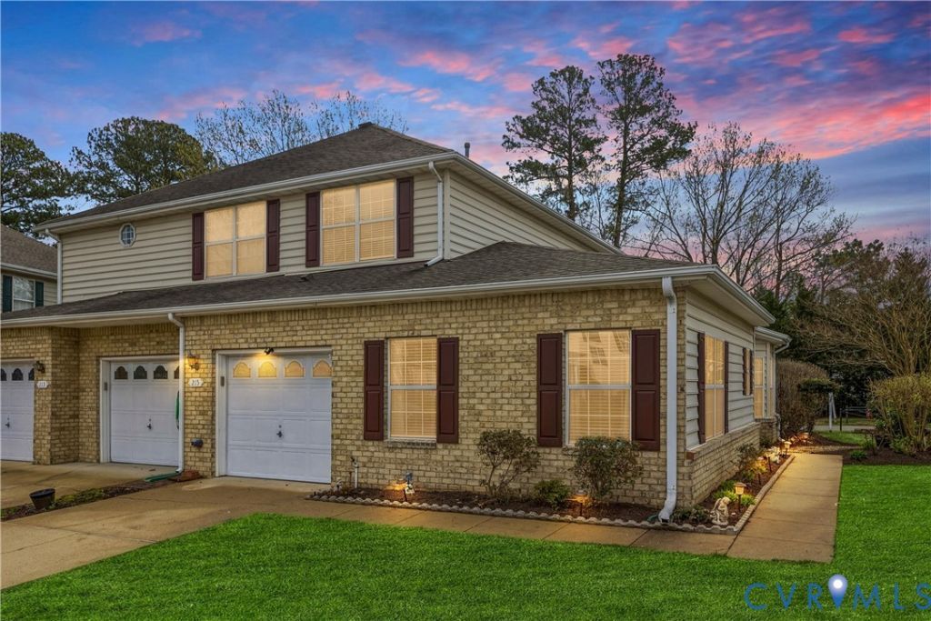 215 Belmont Circle, Yorktown, VA 23693 Main Photo