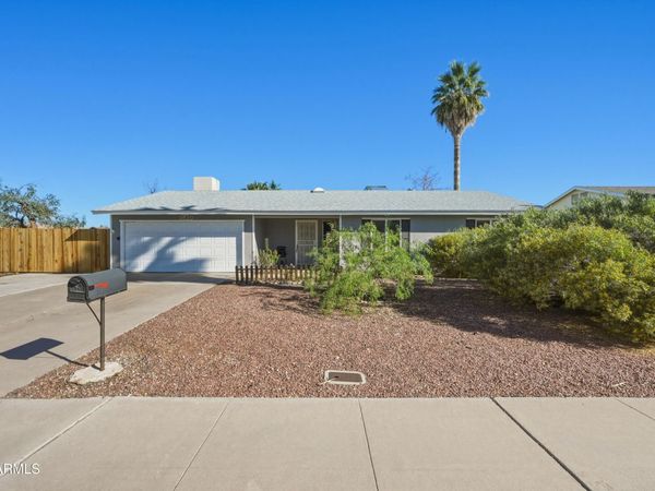 2820 E Inverness Avenue, Mesa, AZ 85204