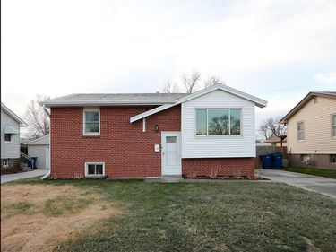 1005 CACHELIN Drive, CARTER LAKE, IA 51510