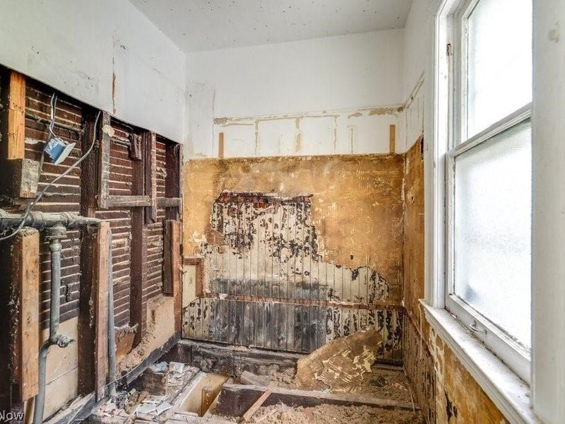 1140 E 113th Street, Cleveland, OH 44108 Photo 9