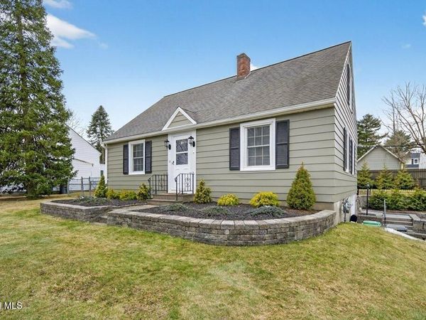 17 Schuyler Avenue, Latham, NY 12110