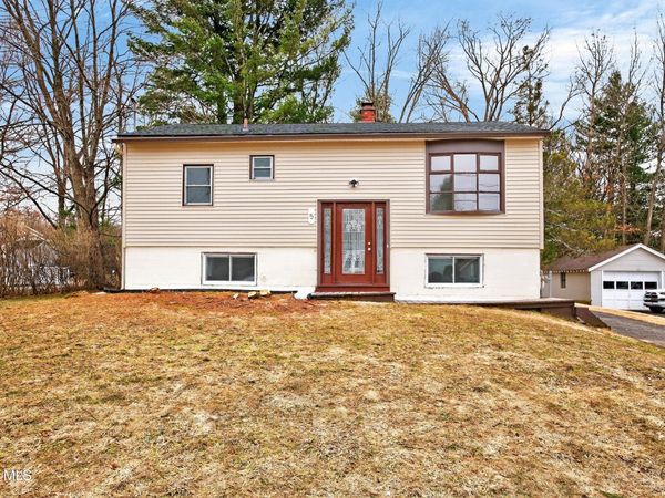 5 Emmett Drive, Colonie, NY 12309