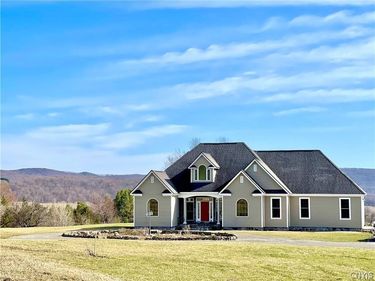 1018 W State Road , Cortland, NY 13045