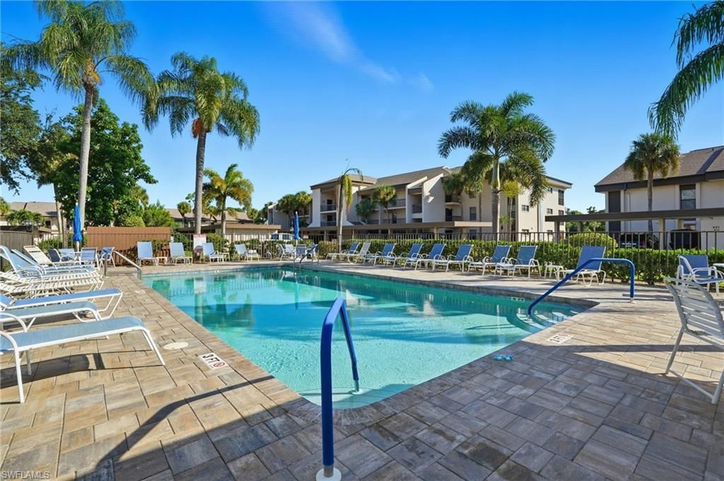 5785 Trailwinds Dr, Unit 222, Fort Myers, FL 33907 Photo