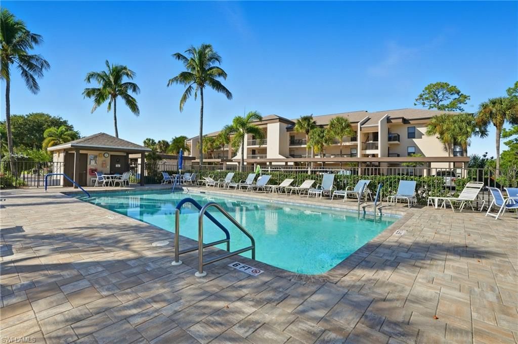5785 Trailwinds Dr, Unit 222, Fort Myers, FL 33907 Photo