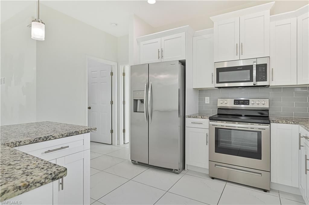 1102 NE 16th Pl, Cape Coral, FL 33909 Photo