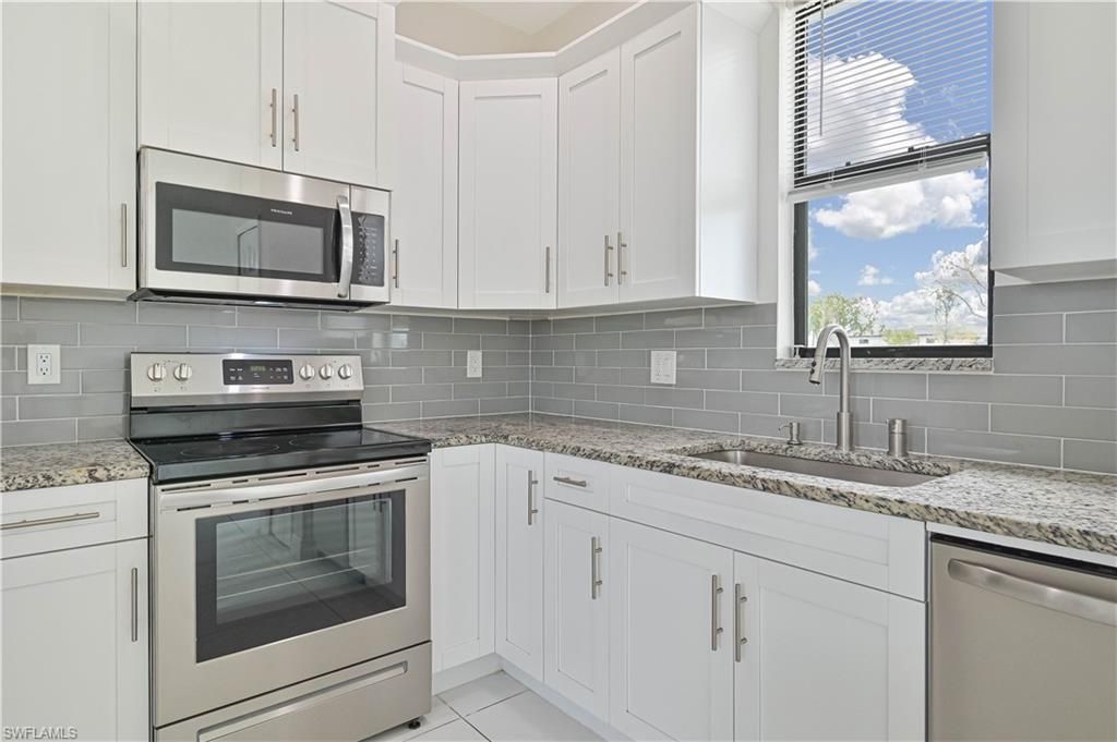 1102 NE 16th Pl, Cape Coral, FL 33909 Photo