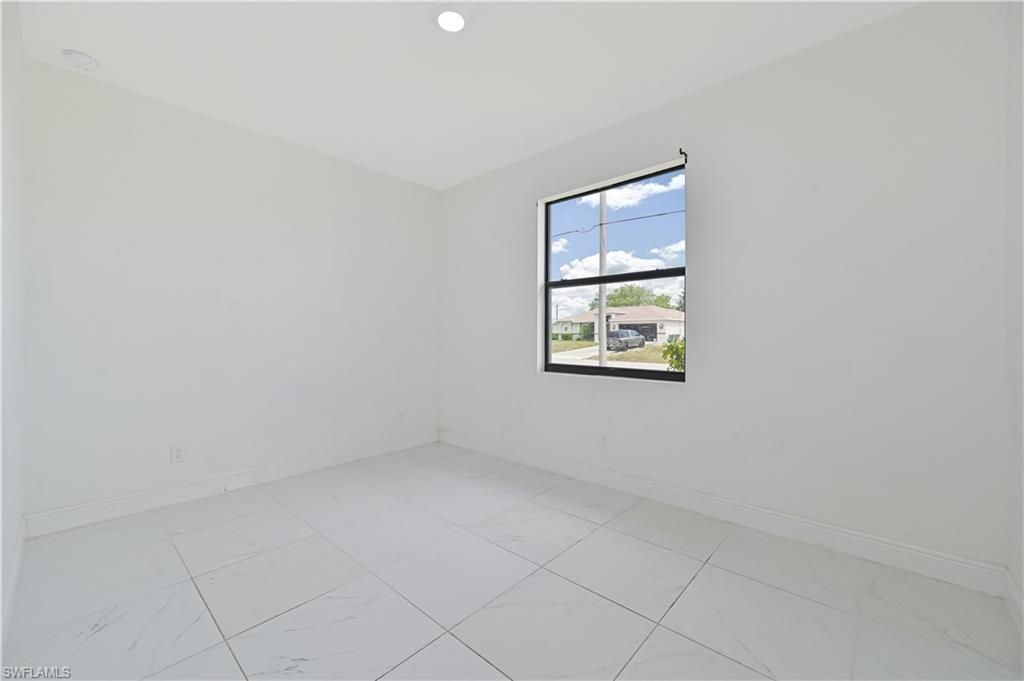 1102 NE 16th Pl, Cape Coral, FL 33909 Photo