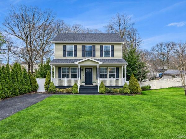 7 Freeman Avenue, Nesconset, NY 11767