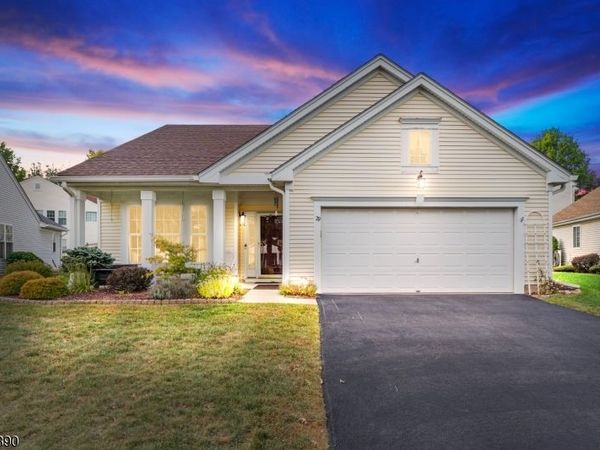 29 Stafford Ln, White, NJ 07823