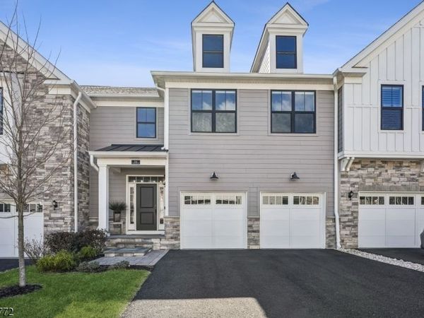 14 Chelsea Rd, Warren, NJ 07059