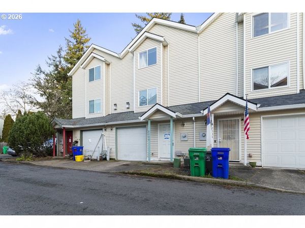 2330 SE LEE LN, Portland, OR 97233