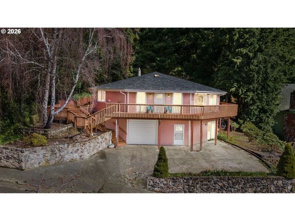 2453 STEPHANIE LN, North Bend, OR 97459