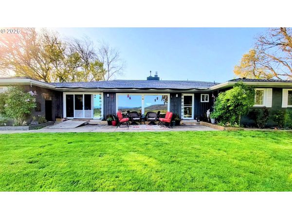 120 HAMMEL RD, Eagle Point, OR 97524