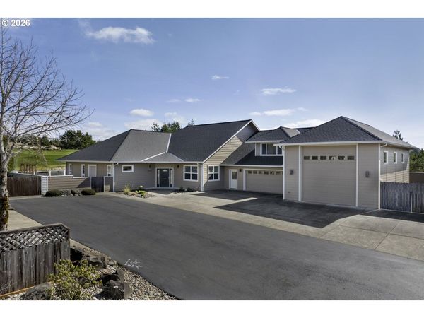 2116 E WILLOW LOOP, Florence, OR 97439