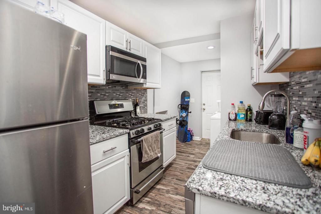 217 W Lancaster Avenue, Unit 1B, Downingtown, PA 19335 Main Photo